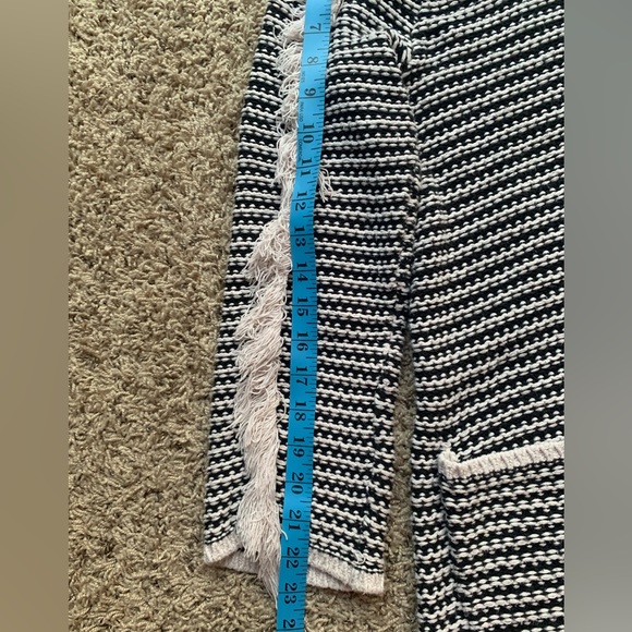 KNOX ROSE Open Cardigan long fringed sleeves black cream stripes Sz M Boho Style - Picture 11 of 11